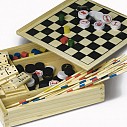 Seturi promotionale de 5 jocuri in cutie de lemn cu tabla de sah - 6163