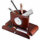 Ceasuri de birou cu suport de pixuri si sertar din lemn - 47484 Ceasuri de birou cu suport de pixuri si sertar din lemn - 47484