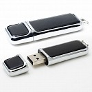 Stick-uri USB promotionale din piele naturala neagra cu finisari metalice argintii - CM1122 Stick-uri USB promotionale din piele naturala neagra cu finisari metalice argintii - CM1122