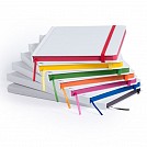Carnetele A5 promotionale cu coperti albe si cant colorat - V2927 Carnetele A5 promotionale cu coperti albe si cant colorat - V2927