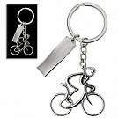 Brelocuri promotionale metalice cu forma de biciclist si placuta pentru personalizare - V4948 Brelocuri promotionale metalice cu forma de biciclist si placuta pentru personalizare - V4948