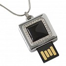 Coliere cu pandantive de lux cu memory stick USB de 4GB si piatra neagra - Diadema Ungaro UAU394 Coliere cu pandantive de lux cu memory stick USB de 4GB si piatra neagra - Diadema Ungaro UAU394