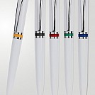 Pixuri cu corp alb, detalii colorate si finisari metalice - B11013 Pixuri cu corp alb, detalii colorate si finisari metalice - B11013