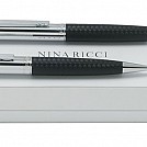 Seturi Nina Ricci cu 2 pixuri metalice cu insert din imitatie de piele - Sierra RPBR421 Seturi Nina Ricci cu 2 pixuri metalice cu insert din imitatie de piele - Sierra RPBR421