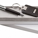 Seturi de pixuri metalice cu brelocuri din piele naturala Cacharel - Sienne CPBK107 Seturi de pixuri metalice cu brelocuri din piele naturala Cacharel - Sienne CPBK107