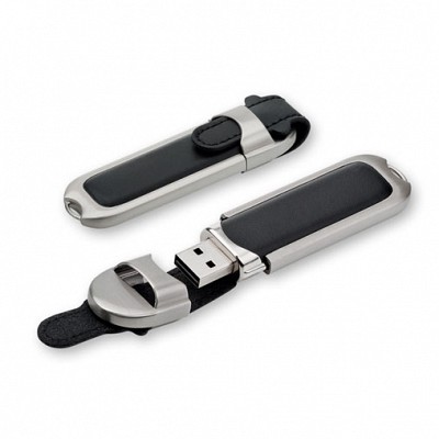 Stick USB metalic cu protectie din imitatie de piele - 45176 memory stick uri cu finisari din imitatie de piele 45176