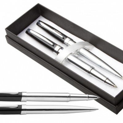 Set de pix si roller pen cu capac negru - AP852011 AP852011 Seturi promotionale de pix si roller pen cu capac negru