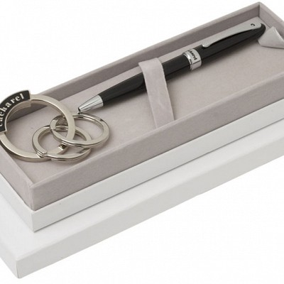 Set de pix metalic cu breloc modern Cacharel - CPBK341 CPBK341 seturi Cacharel de cadou cu pix si breloc