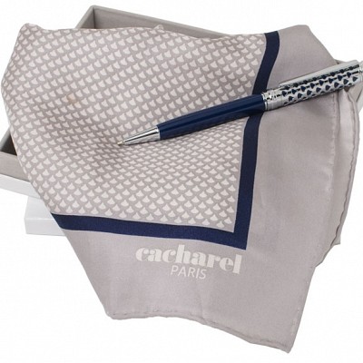 Set de esarfa din matase si pix metalic Cacharel - CPBF419 CPBF419 seturi de pixuri Cacharel cu esarfa
